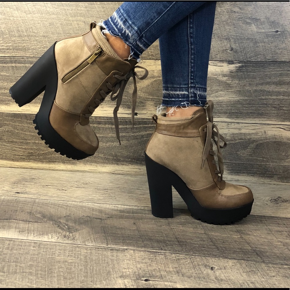 WOMEN LACE UP BOOTIES - Picture 7 of 8